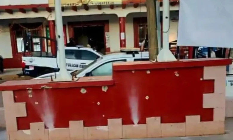 Balacearon la jefatura de policía de una tenencia de Tangamandapio