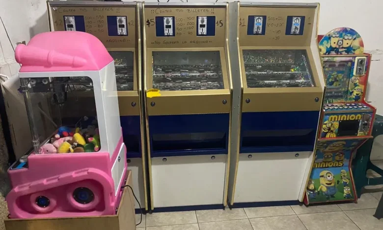 En Morelia, hallaron máquinas tragamonedas y drogas en un domicilio