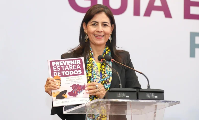 Escuelas de Michoacán reciben Guías de Protección Civil