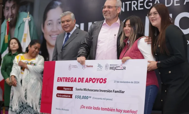 Gobierno de Bedolla entregó 55 apoyos a migrantes
