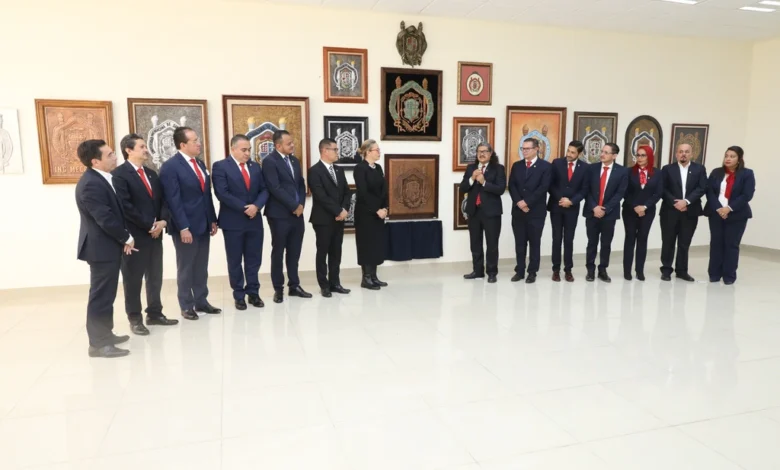 La rectora universitaria inaugura la Sala “Escudos Nicolaitas” de la UMSNH