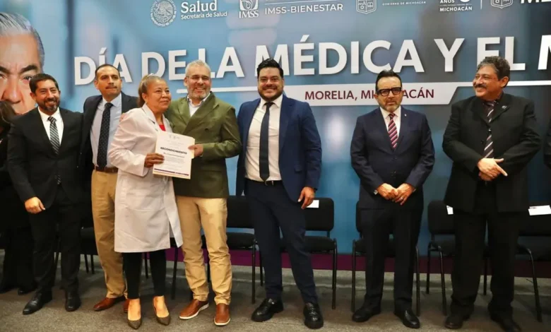 Por llevar salud a todo Michoacán, reconoció Bedolla a médicos