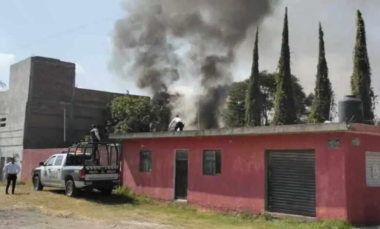 Sofocaron un incendio en un taller de la colonia Vicente Guerrero