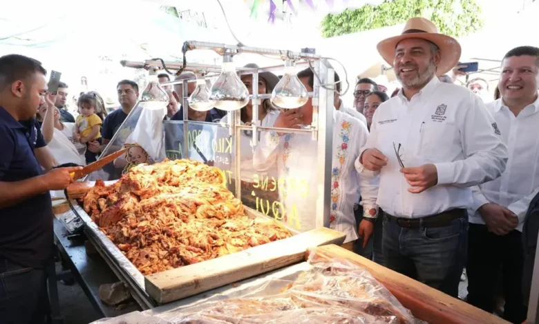 Visita Bedolla la 11a Feria Michoacana de las Carnitas