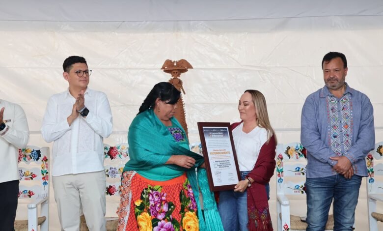 Ver más información del Gobierno Síguenos en: Facebook/NoticiasEnSintesis Twitter@NsintesisMich