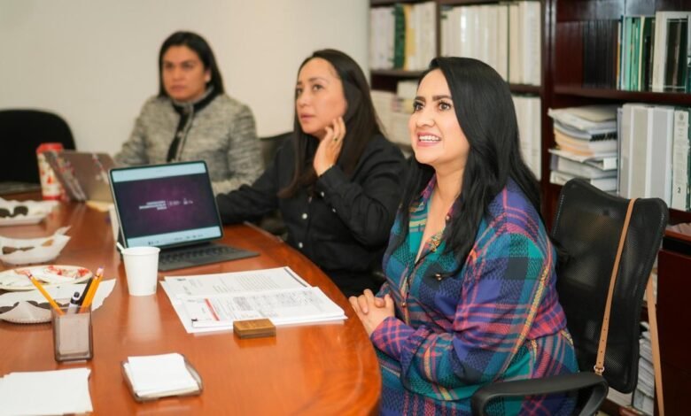 Ver más información del Gobierno Síguenos en: Facebook/NoticiasEnSintesis Twitter@NsintesisMich