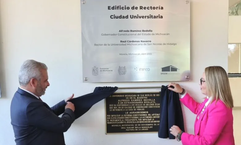 Ver más información del Gobierno Síguenos en: Facebook/NoticiasEnSintesis Twitter@NsintesisMich