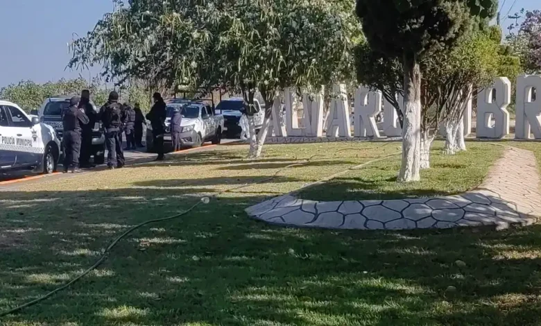Dejan a un ejecutado en las letras de entrada a Álvaro Obregón