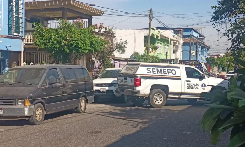 Hallan muerto a un trailero en un hotel de Lázaro Cárdenas