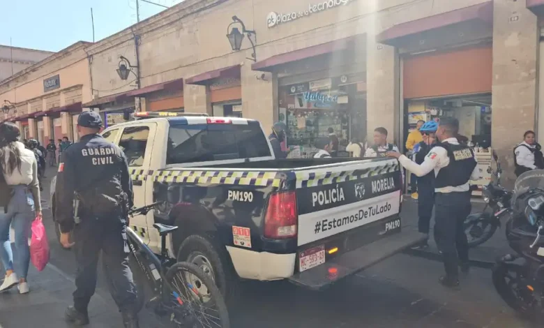 Varios delincuentes asaltaron tres joyerías en el centro de la ciudad