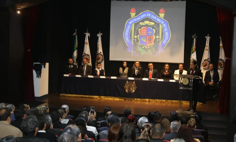 Ver más información del Gobierno Síguenos en: Facebook/NoticiasEnSintesis Twitter@NsintesisMich