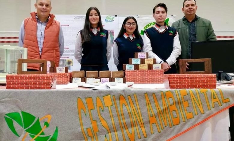 Ver más información del Gobierno Síguenos en: Facebook/NoticiasEnSintesis Twitter@NsintesisMich