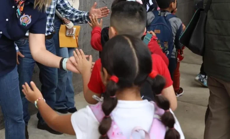 Ver más información del Gobierno Síguenos en: Facebook/NoticiasEnSintesis Twitter@NsintesisMich