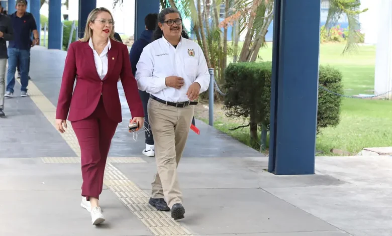 Ver más información del Gobierno Síguenos en: Facebook/NoticiasEnSintesis Twitter@NsintesisMich